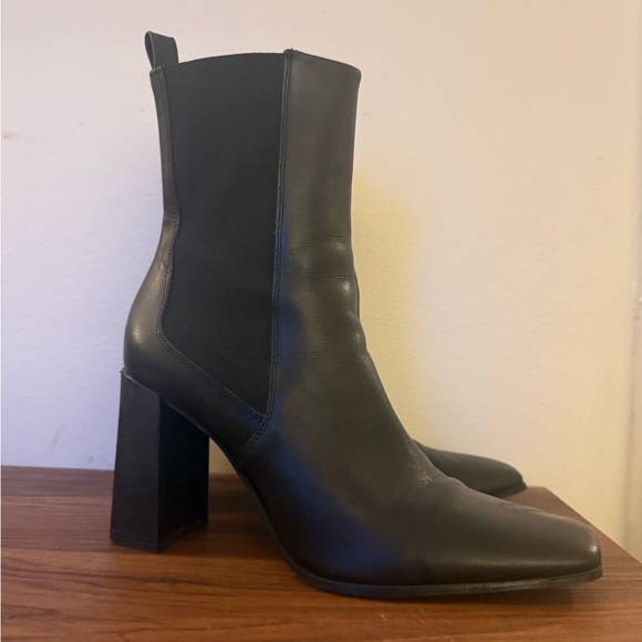 Black leather ankle boots - Picture 2 of 8